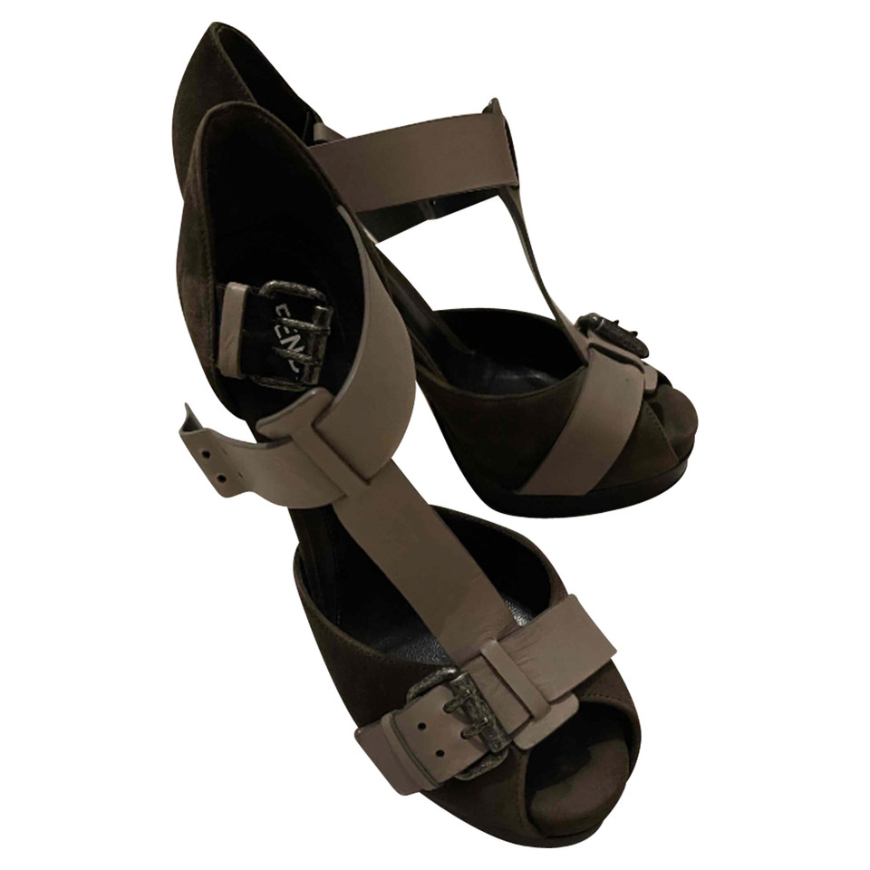 Fendi Sandalen in Grau