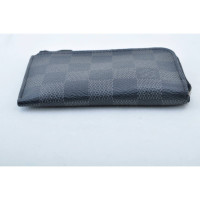Louis Vuitton Täschchen/Portemonnaie aus Canvas in Grau