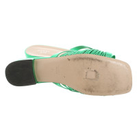 Gucci Sandalen aus Leder in Grün