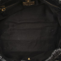 Miu Miu Umhängetasche aus Leder in Schwarz