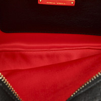 Miu Miu Umhängetasche aus Leder in Rot
