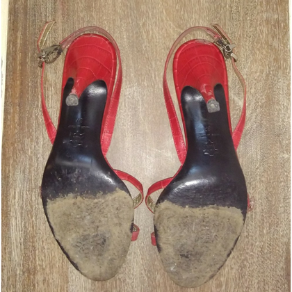 Versace Sandalen aus Leder in Rot