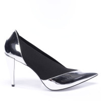 Givenchy Pumps/Peeptoes aus Leder in Silbern