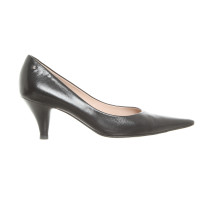 Chanel Pumps/Peeptoes aus Leder in Schwarz