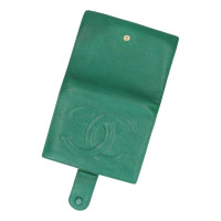 Chanel Täschchen/Portemonnaie aus Leder in Grün
