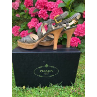 Prada Sandales en Cuir en Gris