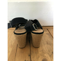 Ugg Australia Sandalen aus Wildleder in Schwarz