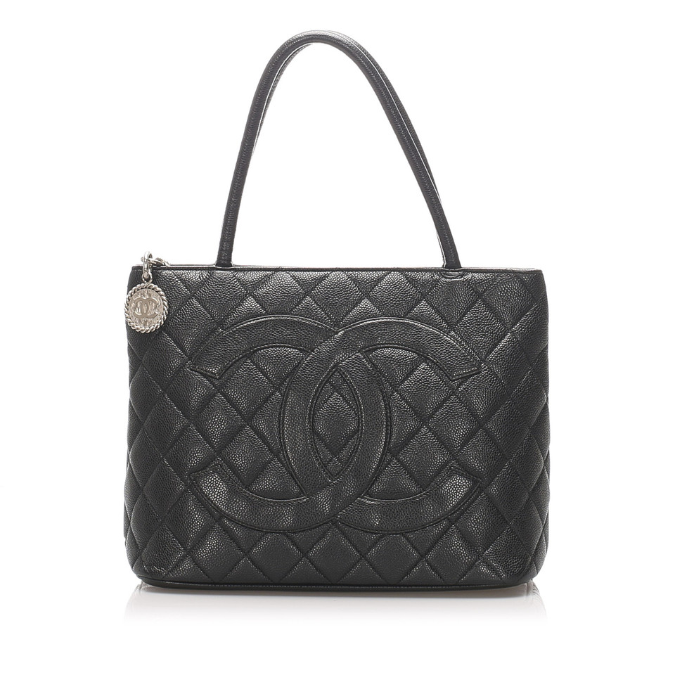 Chanel Medallion aus Leder in Schwarz