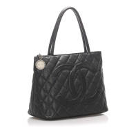 Chanel Medallion aus Leder in Schwarz