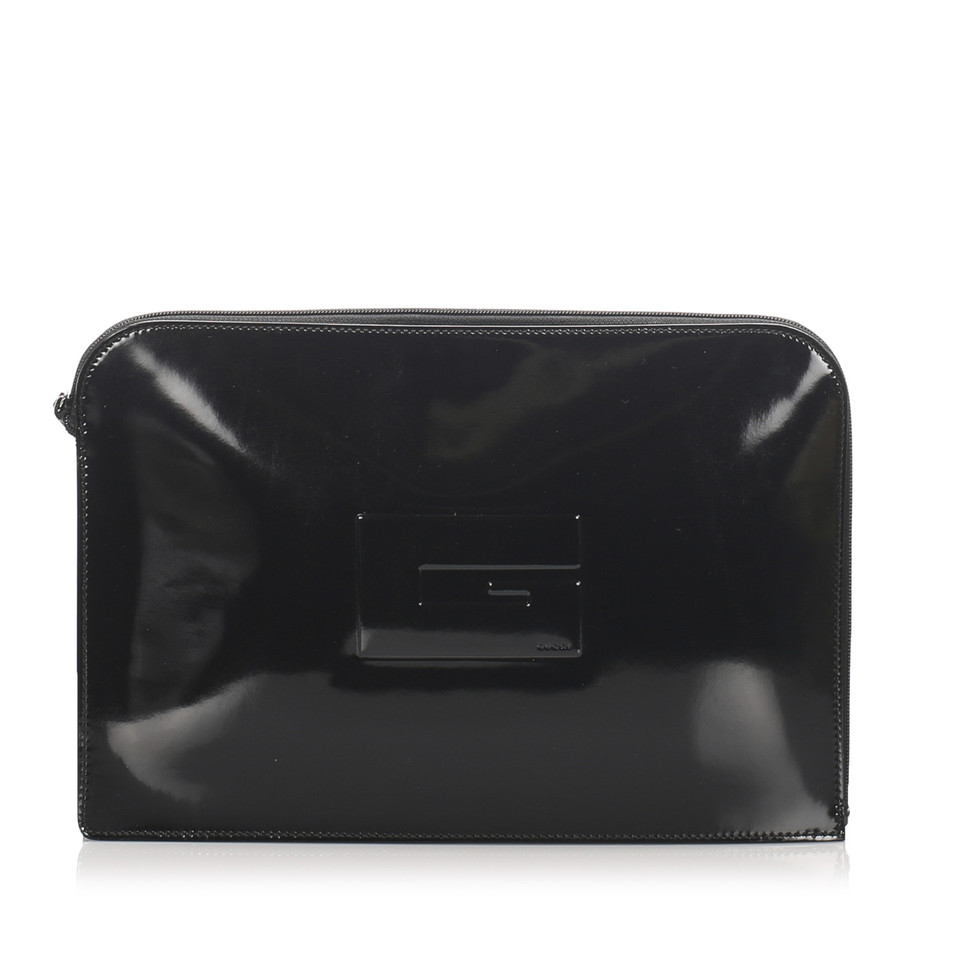 Gucci Clutch aus Lackleder in Schwarz