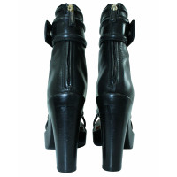 Givenchy Stiefel aus Leder in Schwarz