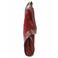 Alexander McQueen Manta Clutch Suede in Red