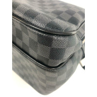 Louis Vuitton Shoulder bag Leather