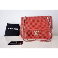 Chanel Classic Flap Bag aus Leder in Orange