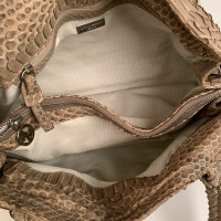 Giorgio Armani Handtasche aus Leder in Taupe