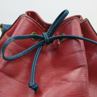 Louis Vuitton Sac Noé Patent leather in Red
