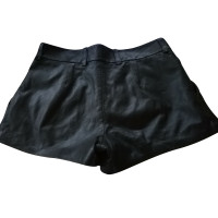 Diane Von Furstenberg Shorts Leather in Black