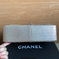 Chanel Classic Flap Bag in Pelle in Crema