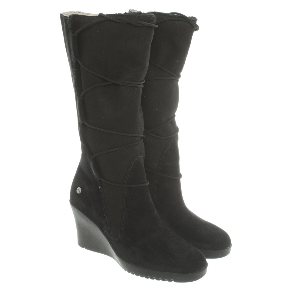 Ugg Australia Boots Suede in Black