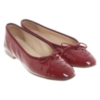 Chanel Slippers/Ballerinas Patent leather in Bordeaux