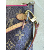 Louis Vuitton Clutch aus Canvas in Braun