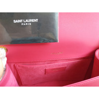 Yves Saint Laurent Kate aus Leder in Fuchsia