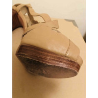 Stuart Weitzman Sandals Leather in Beige