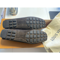 Louis Vuitton Sandalen aus Wildleder in Braun
