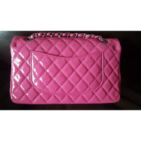 Chanel Classic Flap Bag aus Lackleder in Rosa / Pink