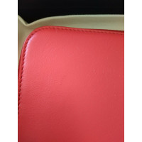 Versace Täschchen/Portemonnaie aus Leder in Rot
