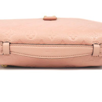 Louis Vuitton Pochette Métis 25 Leather in Pink