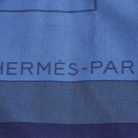 Hermès Echarpe/Foulard en Soie en Bleu