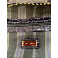 Coccinelle Handtasche aus Leder in Violett
