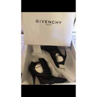 Givenchy Schnürschuhe aus Leder in Schwarz