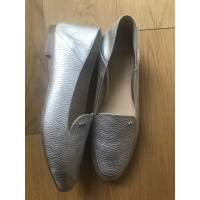 Escada Slippers/Ballerina's Leer in Zilverachtig