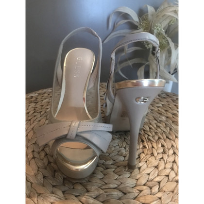 Guess Pumps/Peeptoes Leather in Cream
