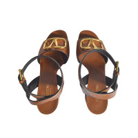 Valentino Garavani Sandalen aus Leder in Braun