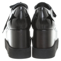Stella McCartney Chaussures à lacets en Noir