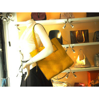 Burberry Shopper Leather in Yellow