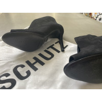 Schutz Pumps/Peeptoes Leather in Black