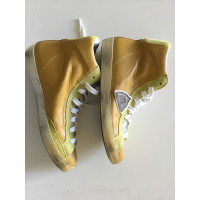 Philippe Model Sneakers aus Leder in Gelb