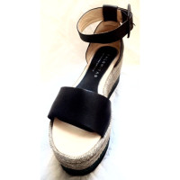 Paloma Barcelo Chaussures compensées en Cuir en Noir