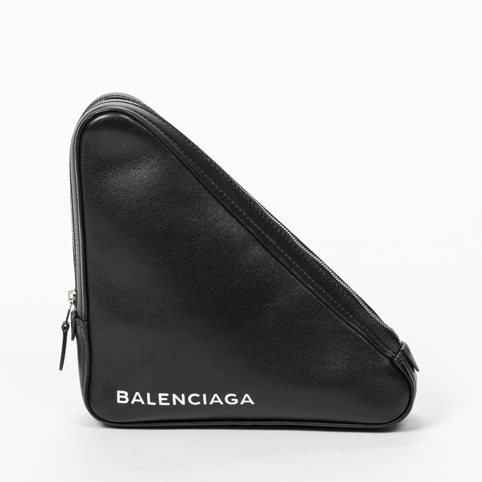 Balenciaga Triangle Clutch Leather in Black - Second Hand Balenciaga  Triangle Clutch Leather in Black buy used for 735€ (4674105)