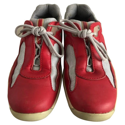 Prada Chaussures de sport en Cuir en Rouge