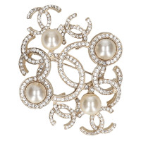 Chanel Broche couleur or avec perles