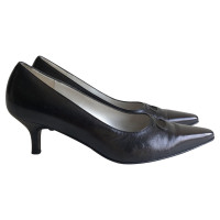 Salvatore Ferragamo Décolleté/Spuntate in Pelle in Nero