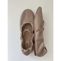 Valentino Garavani Slipper/Ballerinas aus Leder in Nude