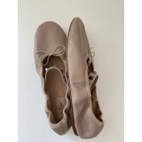 Valentino Garavani Slippers/Ballerinas Leather in Nude