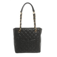 Chanel Shopping Tote Petit aus Leder in Schwarz