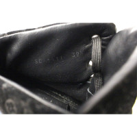 Louis Vuitton Sneakers aus Canvas in Schwarz